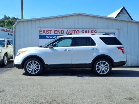 Used 2013 Ford Explorer XLT AWD/4WD image 2