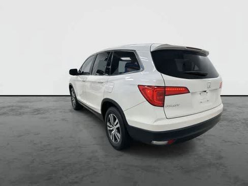 Used 2017 Honda Pilot EX image 2