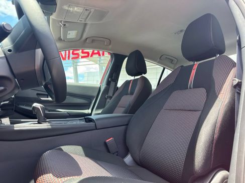 New 2026 Nissan Sentra SR w/ Floor Mat Package FWD image 10
