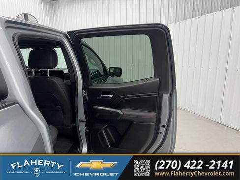 Used 2025 Chevrolet Colorado Z71 w/ Technology Package AWD/4WD image 12