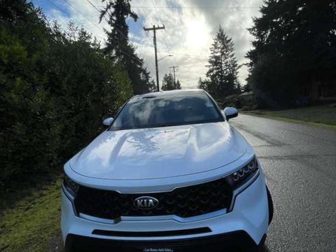 Used 2021 Kia Sorento LX AWD/4WD image 6
