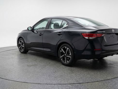 Used 2025 Nissan Sentra SV image 6