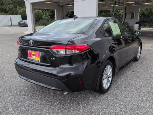 Used 2021 Toyota Corolla LE w/ LE Convenience Package FWD image 4