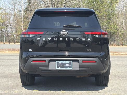Used 2024 Nissan Pathfinder S AWD/4WD image 24