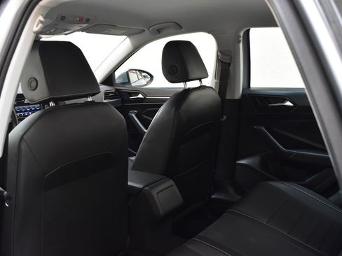 Used 2024 Volkswagen Jetta SE FWD image 16