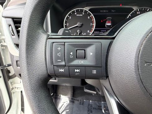 Used 2023 Nissan Rogue SV FWD image 23