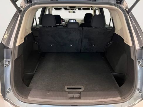 Used 2025 Nissan Rogue SV AWD/4WD image 8