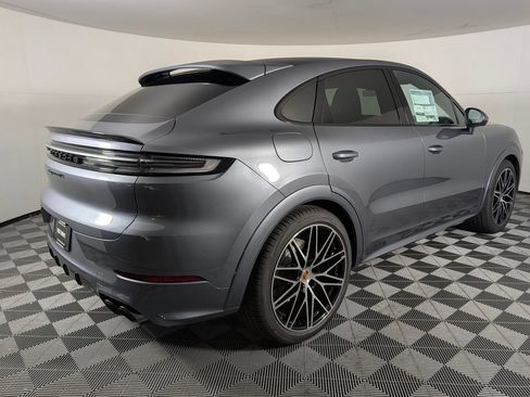New 2026 Porsche Cayenne GTS AWD/4WD image 7