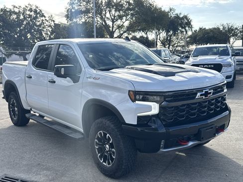 Used 2024 Chevrolet Silverado 1500 ZR2 w/ Technology Package image 17