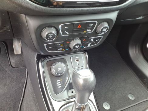 Used 2021 Jeep Compass Limited AWD/4WD image 23