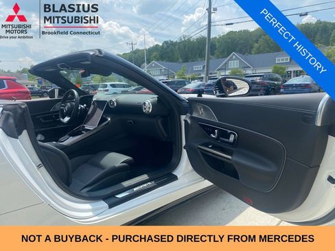 Used 2022 Mercedes-Benz SL 55 AMG 4MATIC w/ Driver Assistance Package image 14