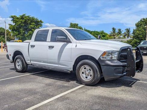 Used 2019 RAM 1500 4x4 Crew Cab Classic image 11