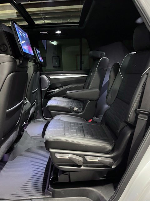 Used 2026 Cadillac Escalade V w/ LPO, ONYX Package AWD/4WD image 18