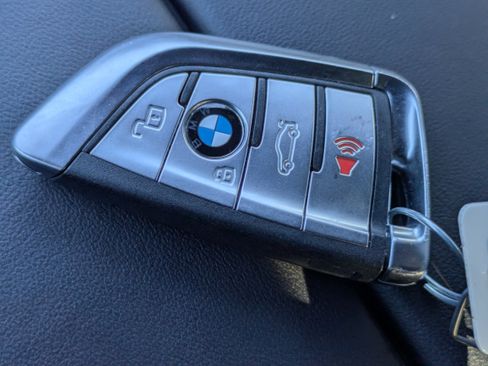 Used 2022 BMW X7 xDrive40i w/ M Sport Package AWD/4WD image 37