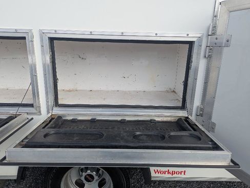 Used 2022 GMC Savana 3500 w/ Power Convenience Package image 16