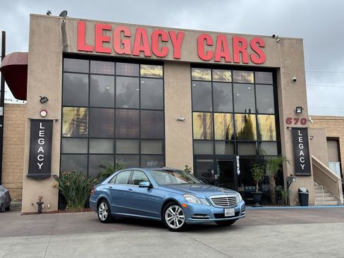 Used 2011 Mercedes-Benz E 550 Sedan image 2