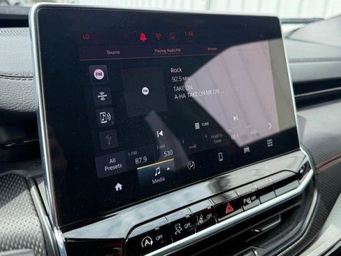 Used 2025 Jeep Compass Trailhawk image 11