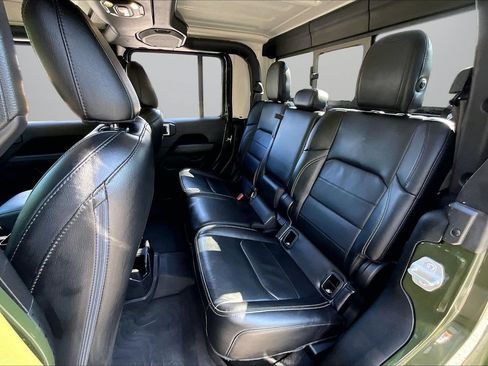 Used 2022 Jeep Gladiator Overland w/ Popular Equipment Package AWD/4WD image 22