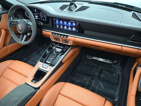 Certified 2026 Porsche 911 Carrera GTS image 31