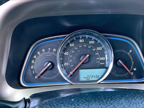 Used 2013 Toyota RAV4 Limited AWD/4WD image 20