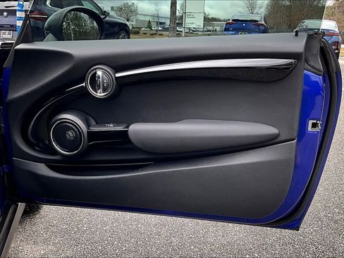 Used 2019 MINI Cooper S image 23