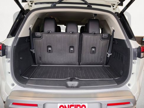 Used 2023 Nissan Pathfinder Platinum w/ Cargo Package FWD image 16