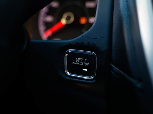 Used 2019 GMC Acadia SLE image 28