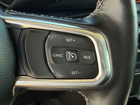 Used 2021 Jeep Gladiator Overland w/ Uconnect 4C Nav & Sound Group AWD/4WD image 17