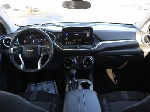 Used 2025 Chevrolet Blazer LT image 16