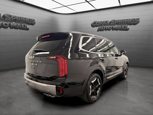 Certified 2025 Kia Telluride S FWD image 5
