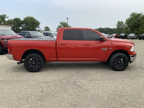 Used 2019 RAM 1500 Classic SLT AWD/4WD image 9