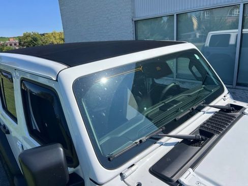 Used 2024 Jeep Wrangler Unlimited Sport AWD/4WD image 11