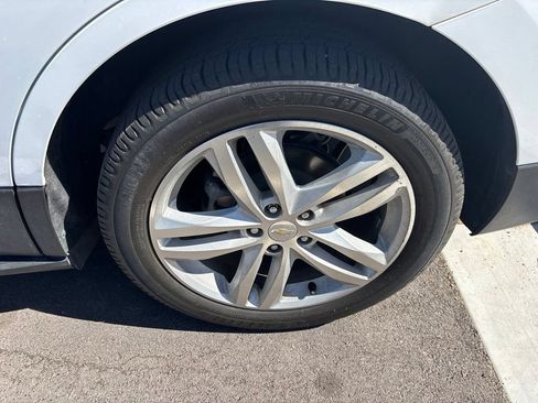 Used 2019 Chevrolet Equinox LT AWD/4WD image 2