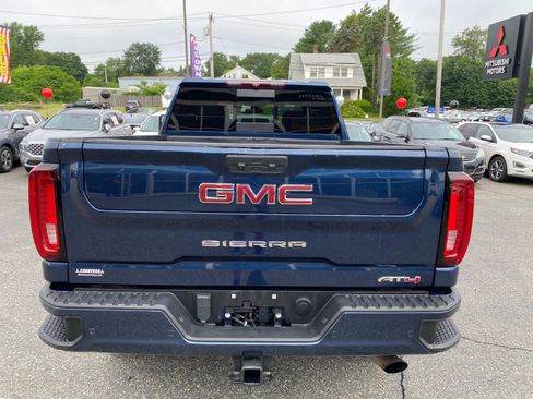 Used 2022 GMC Sierra 2500 AT4 w/ AT4 Preferred Package image 4
