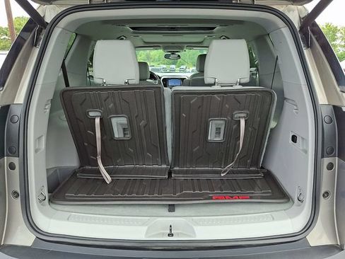 Used 2019 GMC Acadia SLT w/ LPO, Floor Liner Package AWD/4WD image 31