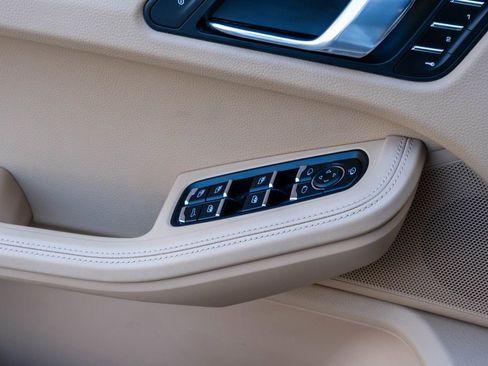 Used 2015 Porsche Macan S w/ Infotainment Package image 13