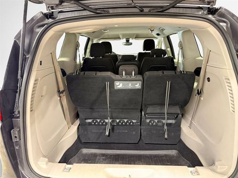 Used 2018 Chrysler Pacifica Touring Plus image 25