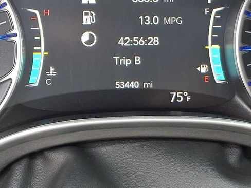 Used 2024 Chrysler Pacifica Touring-L FWD image 22