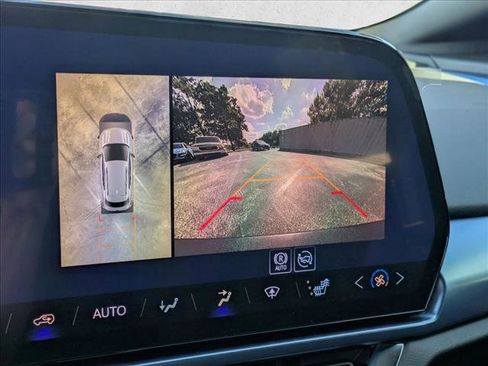 New 2026 Chevrolet Equinox EV LT image 12