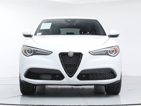 Used 2023 Alfa Romeo Stelvio Sprint AWD/4WD image 8