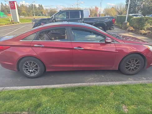 Used 2011 Hyundai Sonata Limited w/ Navigation Pkg 5 FWD image 4