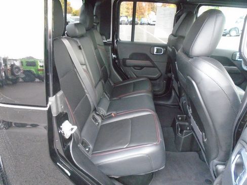 Certified 2024 Jeep Gladiator Rubicon image 11