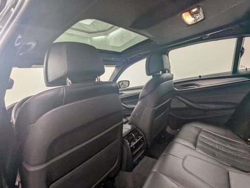 Used 2018 BMW M550i xDrive image 22