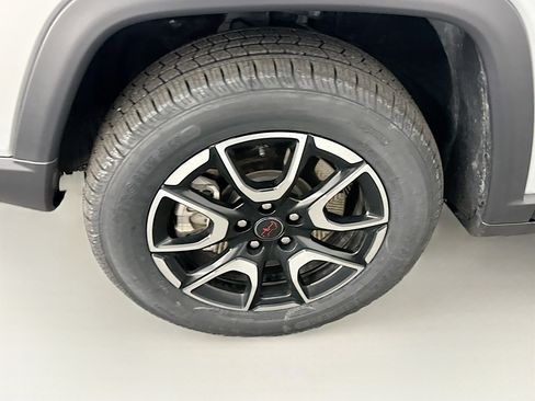 Used 2025 Jeep Compass Trailhawk AWD/4WD image 11