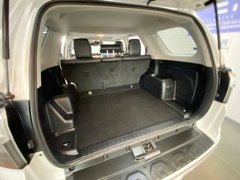 Used 2020 Toyota 4Runner Limited AWD/4WD image 19