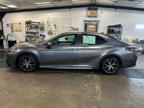 Certified 2023 Toyota Camry SE image 2