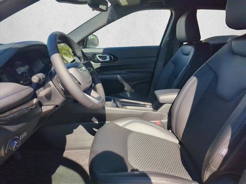 New 2026 Jeep Compass Latitude image 3