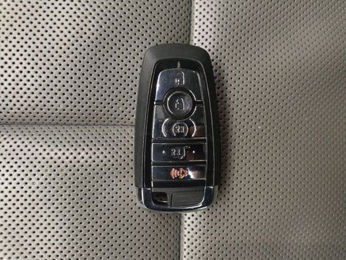 Used 2022 Lincoln Corsair AWD w/ Premium Package image 32