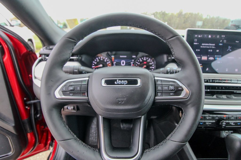 Used 2025 Jeep Compass Limited AWD/4WD image 19