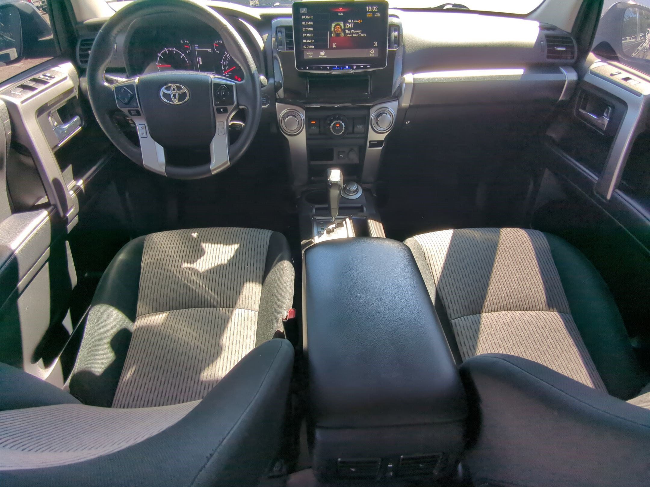 Used 2023 Toyota 4Runner SR5 AWD/4WD image 29